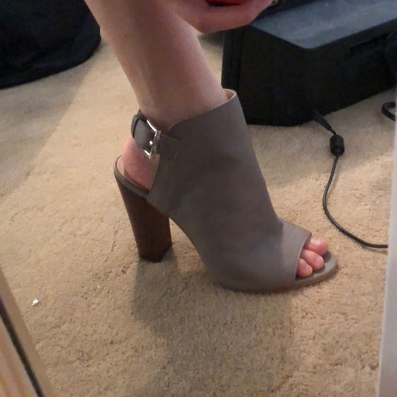 VINCE CAMUTO Grey Leather Peep Toe Booties - Picture 5 of 5